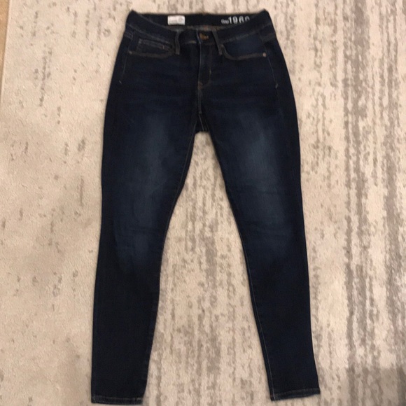 GAP Skinny Jeans - Picture 2 of 4
